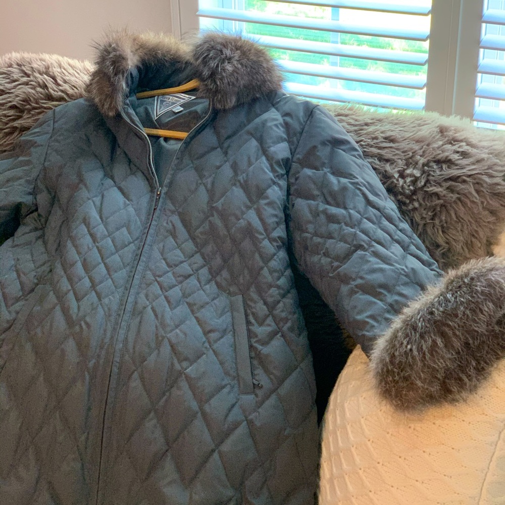 Women's Quilted Jacket with Faux Fur Trim